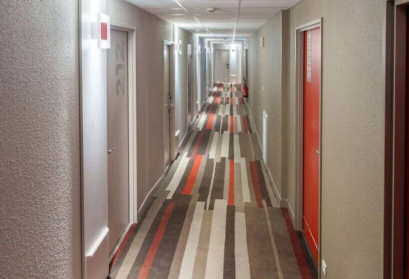 Номер Стандарт, Ibis Saintquentin Basilique