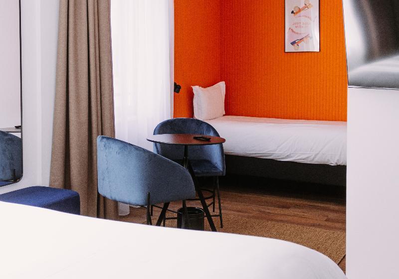 Номер Стандарт Трехместный, Clapclap Hôtel, Food & Bar