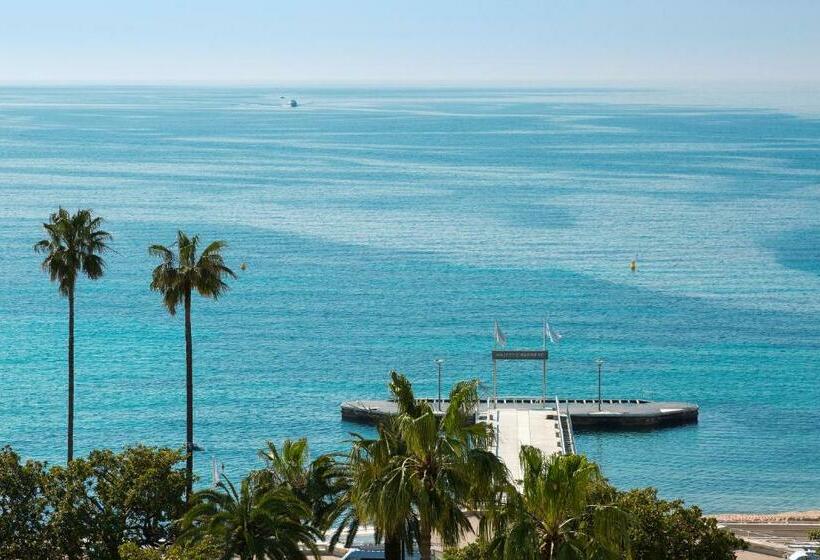 Deluxe Suite Sea View, Hôtel Barrière Le Majestic Cannes