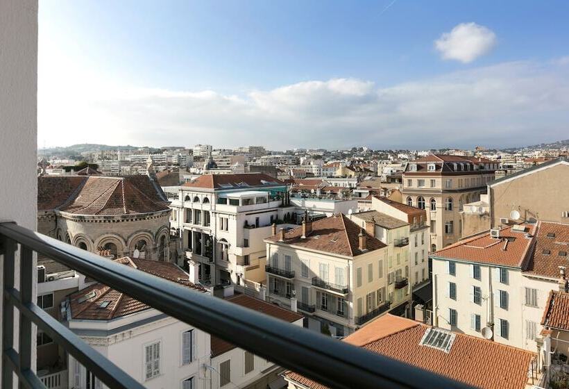 اتاق لوکس با چشم‌انداز شهر, Hôtel Barrière Le Majestic Cannes