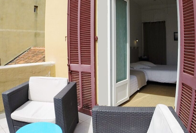 Трехместный Номер Комфорт, Hôtel L Oustaou