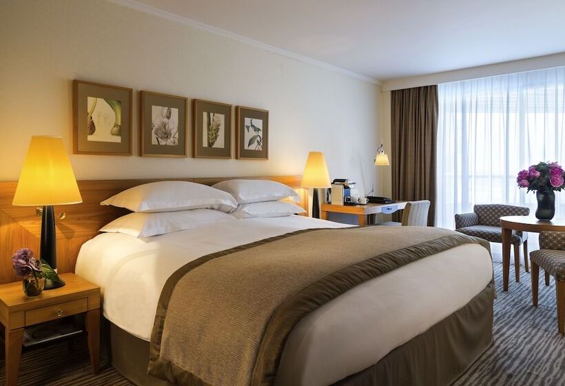 Номер Deluxe Вид на Море, Sofitel Biarritz Le Miramar Thalassa