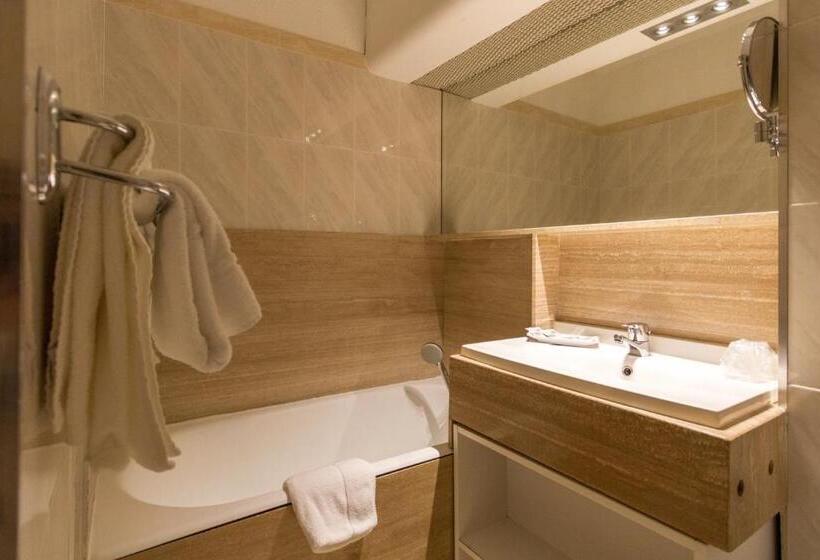 标准三人间, Hôtel Résidence Le Lys