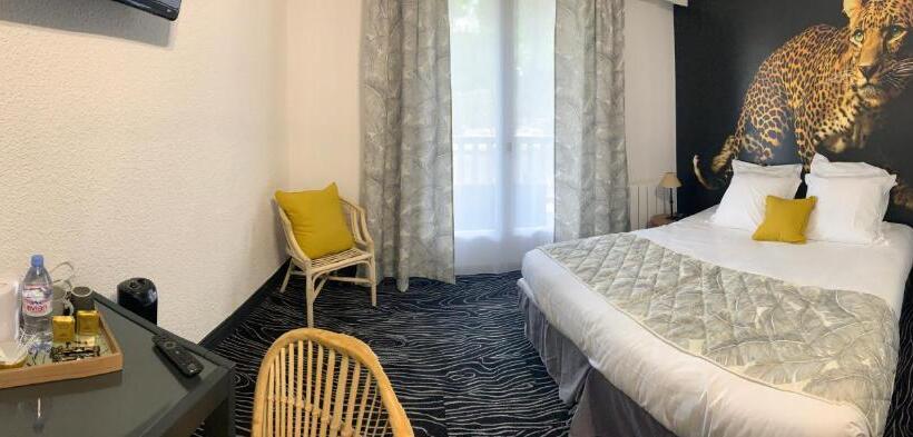 اتاق استاندارد با بالکن, Au Palmyre Hôtel