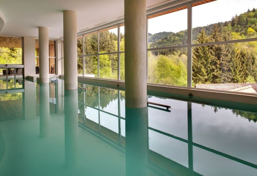 Полулюкс, La Cheneaudière   Hôtel Spa   Relais & Châteaux