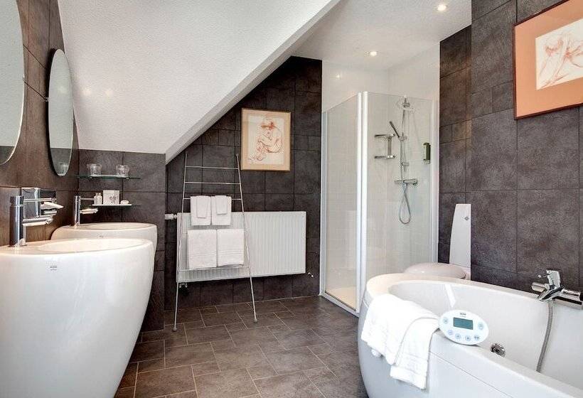 Люкс, La Cheneaudière   Hôtel Spa   Relais & Châteaux
