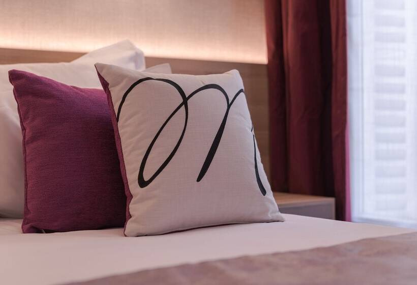 Quarto Superior, Magda Champs Elysees
