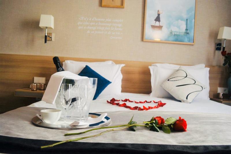 Quarto Superior, Magda Champs Elysees