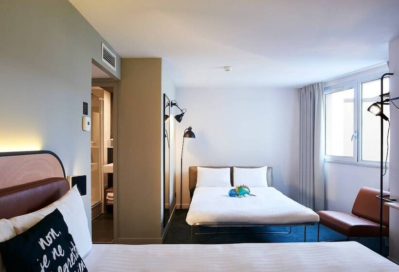 家庭间, Moxy Paris Bastille