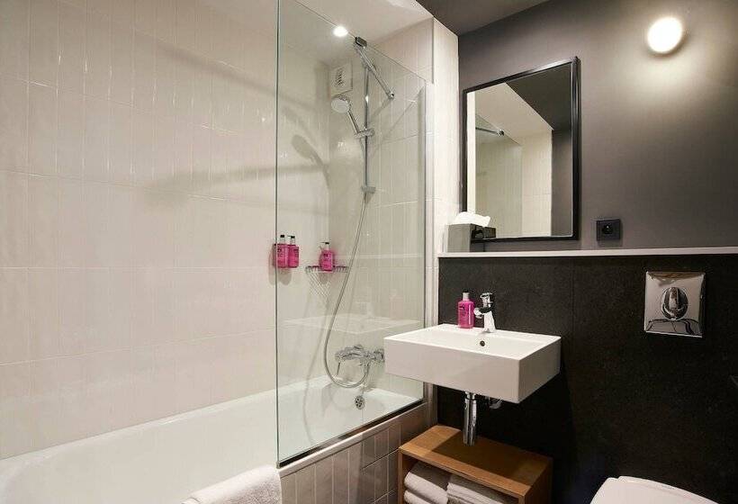 标准间, Moxy Paris Bastille