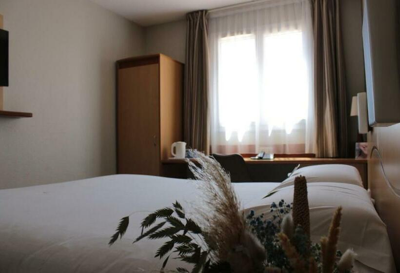 Номер Стандарт, Kyriad Hotel Montpellier Centre Antigone