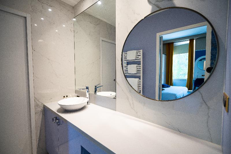 Полулюкс, Hôtel The Originals Résidence De Rohan