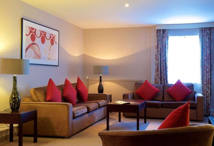 سوییت, Aberdeen Airport Dyce Hotel, Sure Hotel Collection By Bw