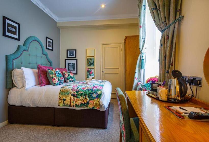Номер Basic, The Rutland Arms Hotel, Bakewell, Derbyshire