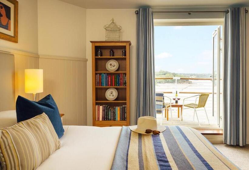 اتاق لوکس با چشم‌انداز دریا, St Brides Spa Hotel & Village Apartments