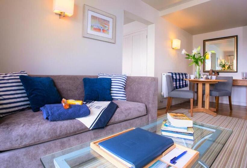 Номер Deluxe Вид на Сад, St Brides Spa Hotel & Village Apartments