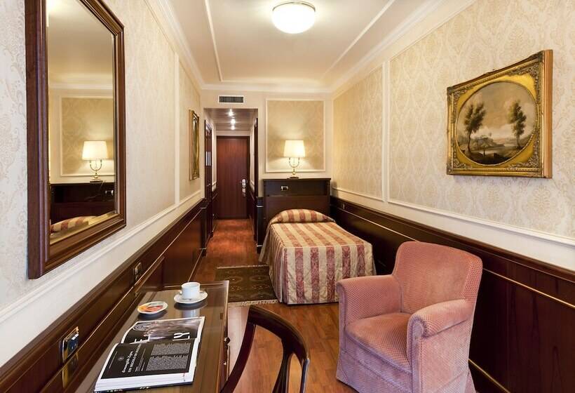 اتاق استاندارد با چشم‌انداز استخر, Grand Hotel Dino