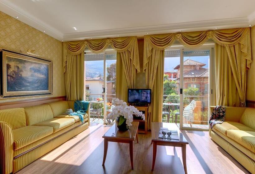 اتاق استاندارد چهار تخته, Grand Hotel Dino