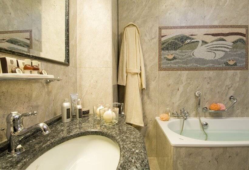 اتاق استاندارد چهار تخته, Grand Hotel Dino