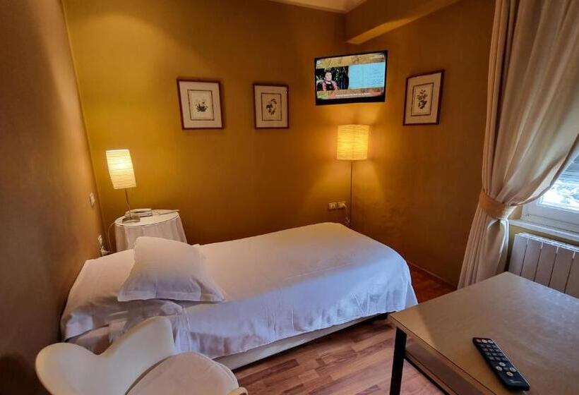 חדר סטנדרט יחיד, Albergo Trieste