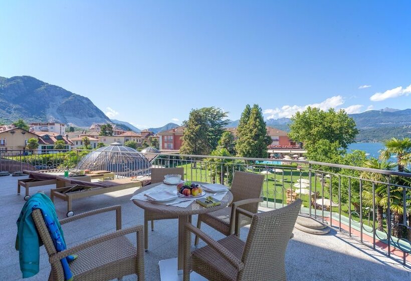 سوییت جونیور با چشم‌انداز دریاچه, Grand Hotel Dino