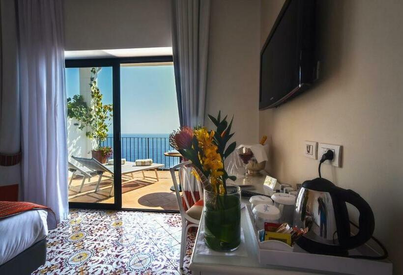 Номер Deluxe Вид на Море, Miramalfi