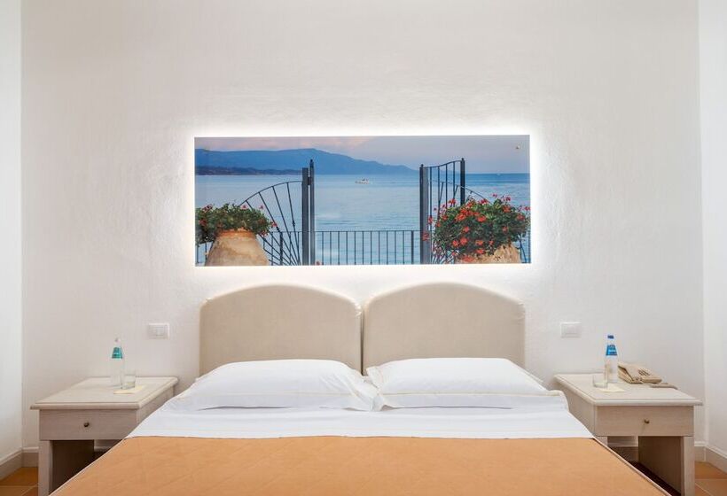 Классический Номер, Punta Negra