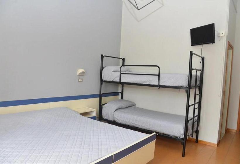 Четырехместный Номер Стандарт с Балконом, Residence Ponente