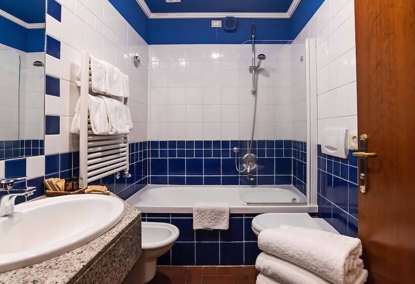 اتاق پنج‌تخته استاندارد, Porta Faenza