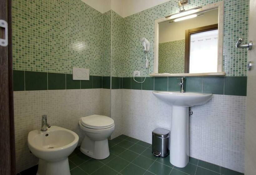 اتاق استاندارد یک نفره, Lux Hotel Durante