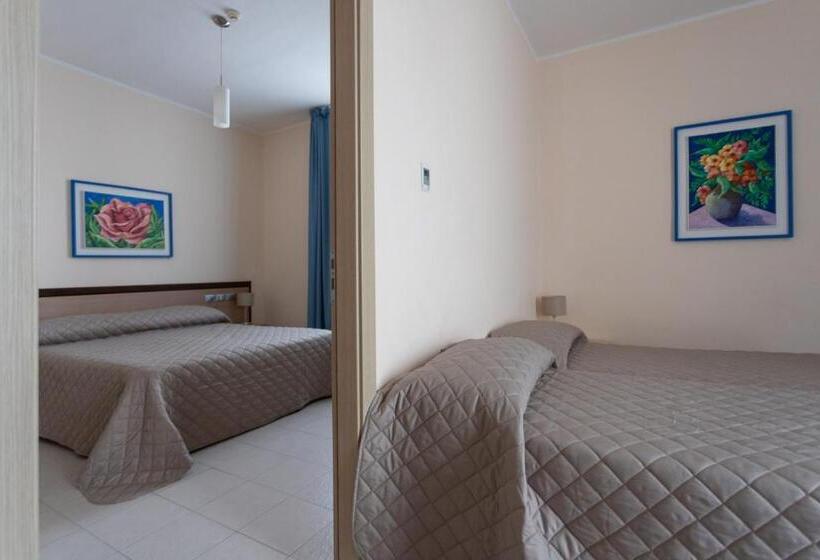 Четырехместный Номер Стандарт, Club Azzurro Hotel & Resort