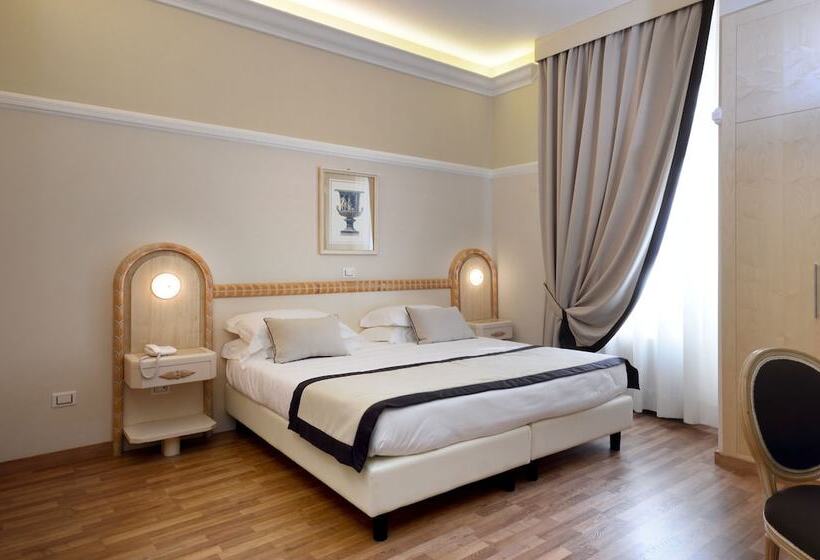 Полулюкс, Grand Hotel Vittoria