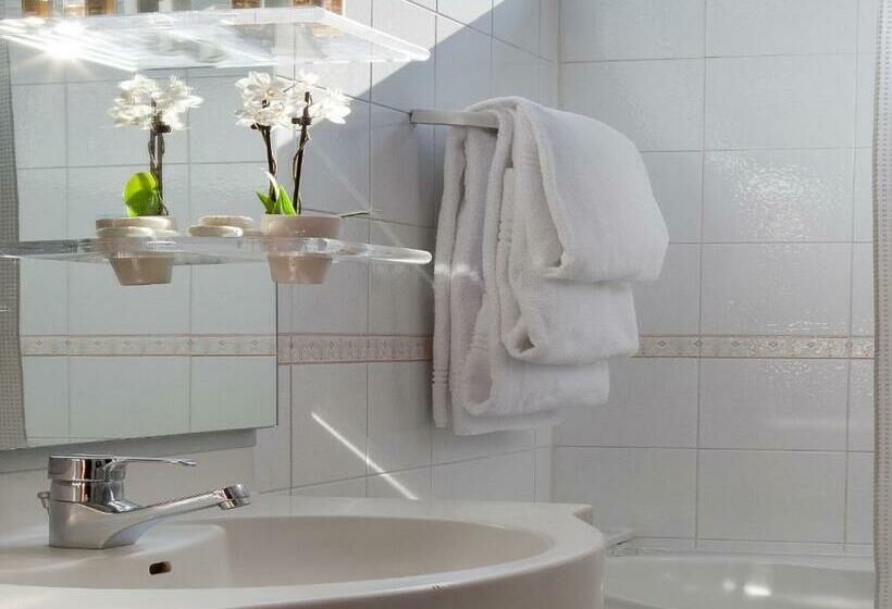 Quarto Estandar Individual, Marconi