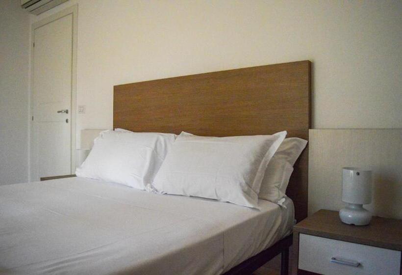 آپارتمان 1 خوابه با چشم‌انداز باغ, Homiday   Residence K2