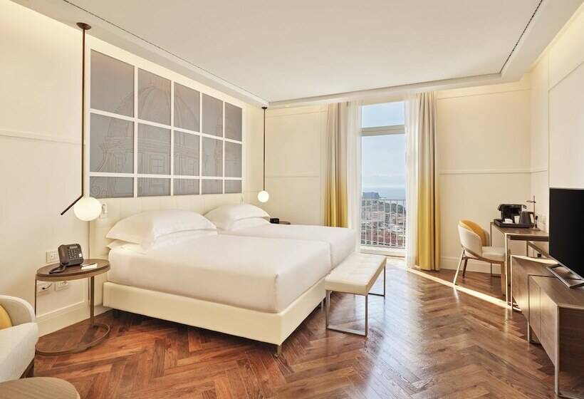 اتاق لوکس با چشم‌انداز دریا, De Bonart Naples   Curio Collection By Hilton
