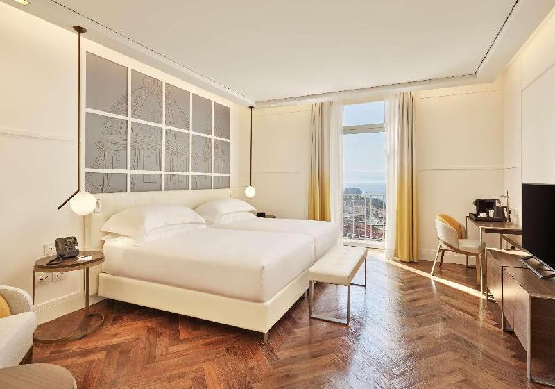 اتاق سوپریور با چشم‌انداز دریا, De Bonart Naples   Curio Collection By Hilton