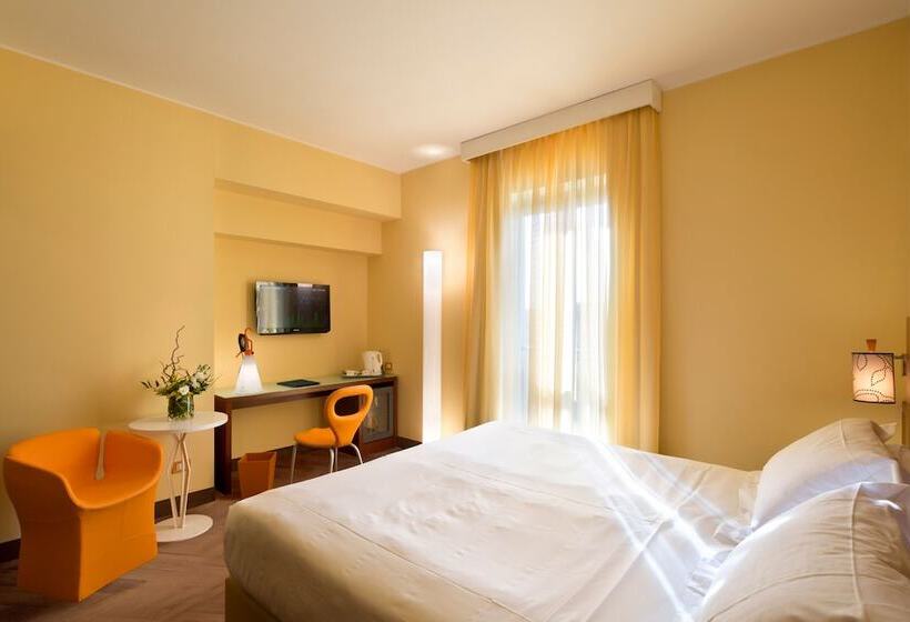 Quarto Superior, Unahotels Mediterraneo Milano