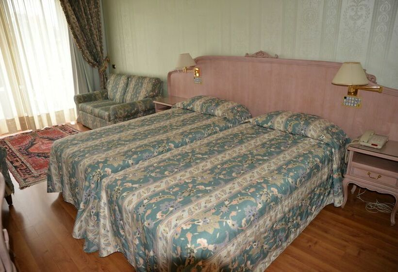 Номер Стандарт Трехместный, Grand Hotel Bristol