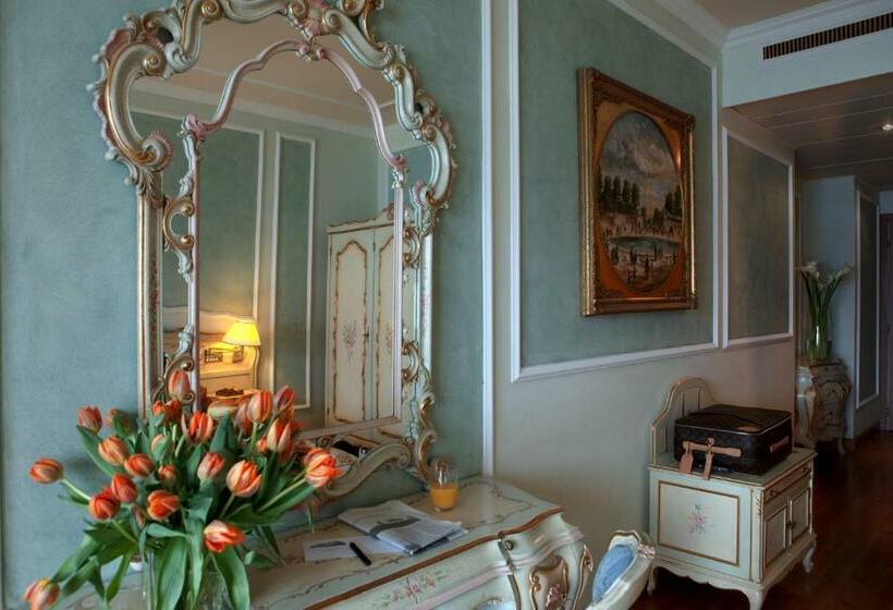 Полулюкс Вид на Озеро, Grand Hotel Bristol