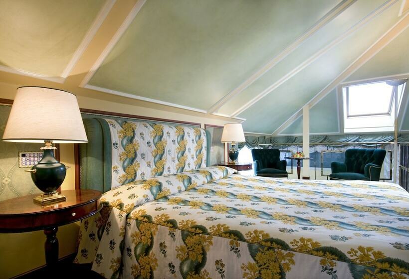 Люкс Сеньор, Grand Hotel Bristol