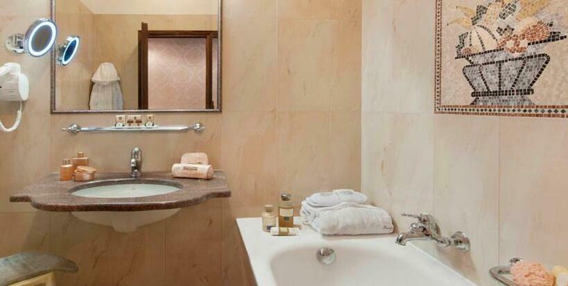 Номер Economy, Grand Hotel Bristol