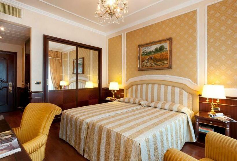 Номер Deluxe Вид на Озеро, Grand Hotel Bristol