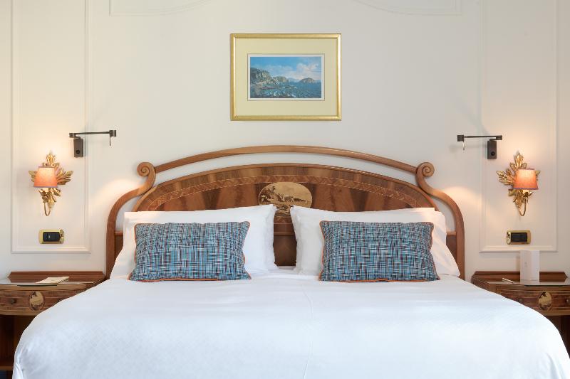 Habitación Deluxe Vista Mar Lateral, Grand Hotel De La Ville