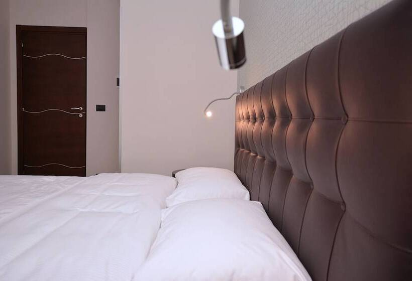 Номер Deluxe, & Apartments  Perpoin