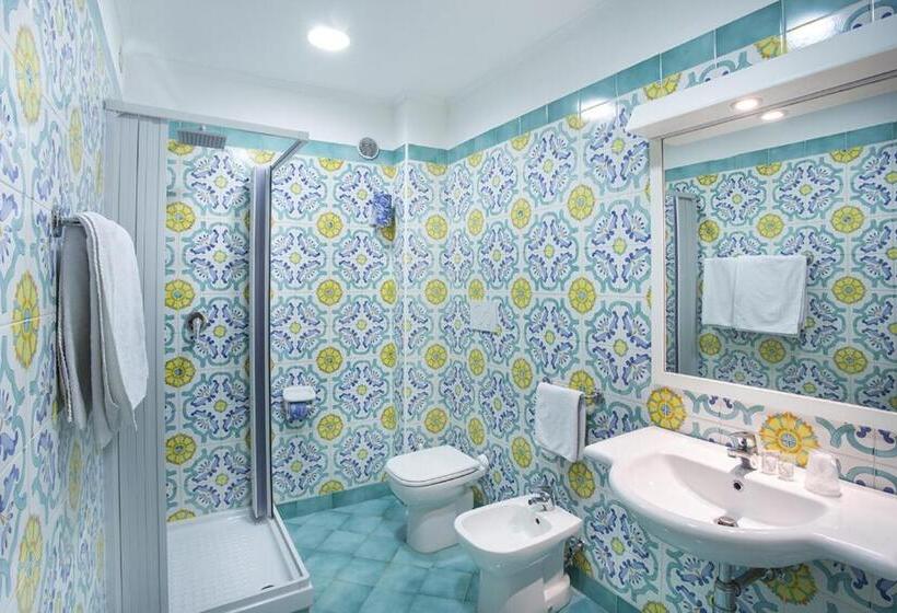 Номер Economy, Ascot Sorrento
