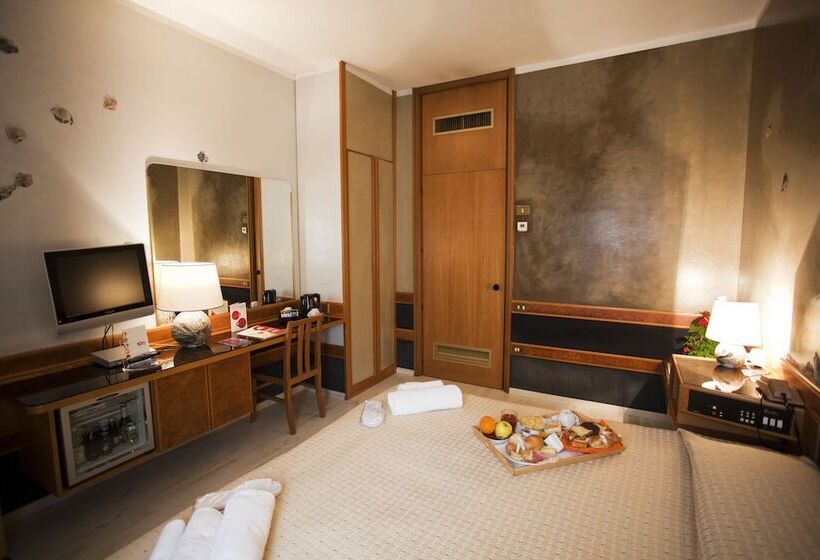 Habitación Cuádruple Estándar, Diplomatic