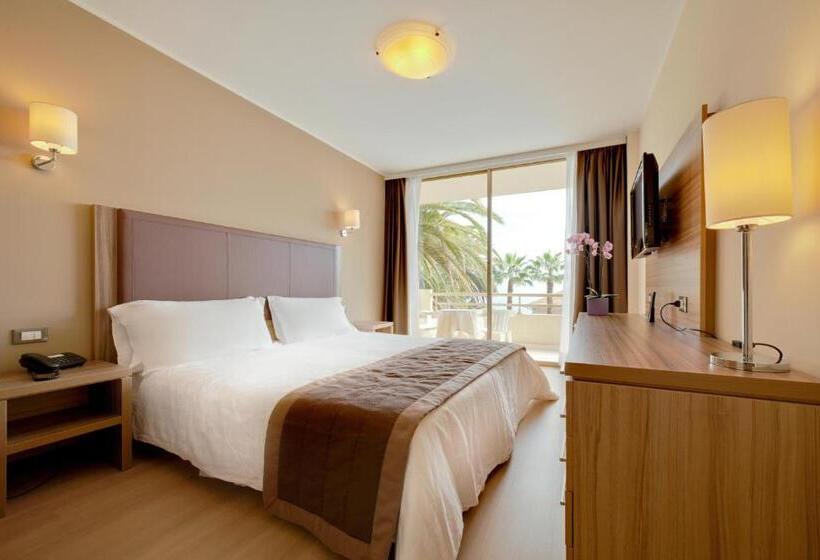 Номер Superior Вид на Море, Nyala Suite Hotel Sanremo