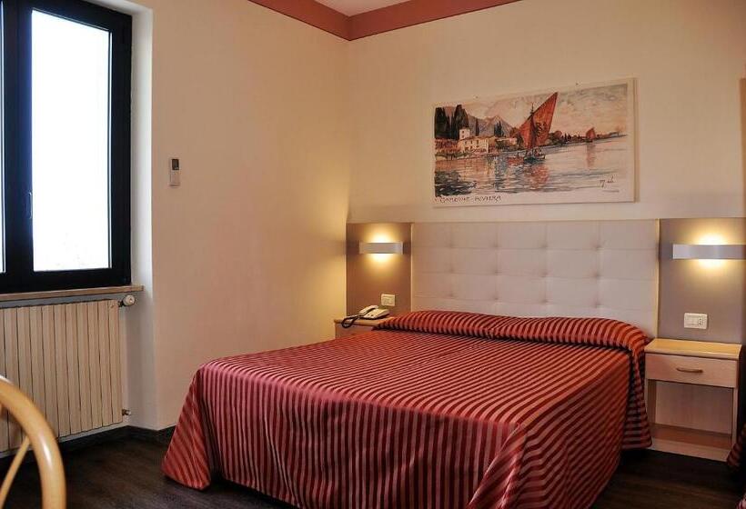 Quarto Familiar, Panoramica