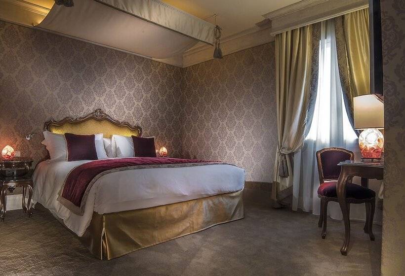 Трехместный Номер Deluxe с Видом, Papadopoli Venezia   Mgallery Collection