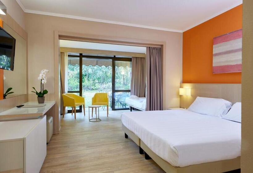 Семейный Номер Вид на Сад, Park Hotel I Lecci
